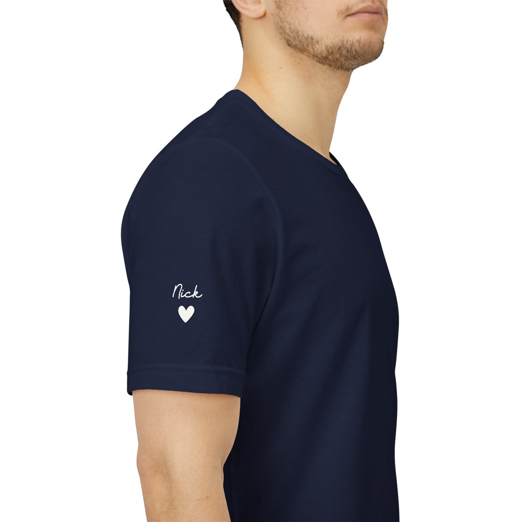 Tシャツ：ハートに「日付入りパパ」、袖に「ファーストネーム」