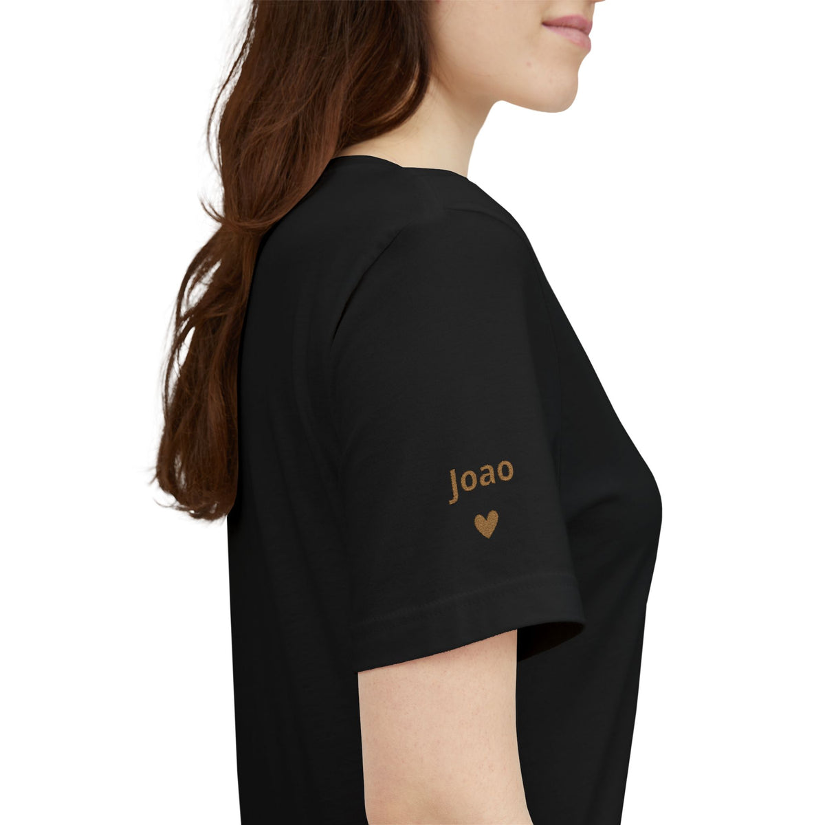 Camiseta Mamãe com Data Bordada no Peito e Nomes na Manga